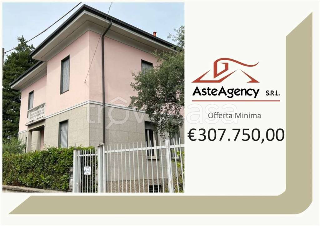 casa indipendente in vendita ad Albiate