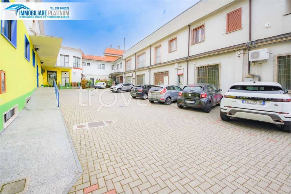 ufficio in vendita ad Albiate