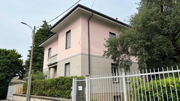 casa indipendente in vendita ad Albiate