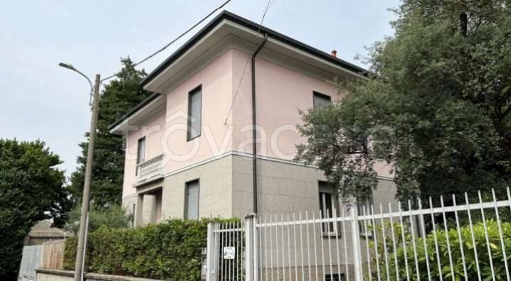 casa indipendente in vendita ad Albiate