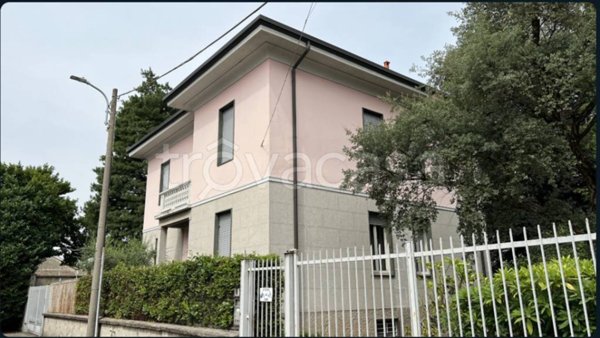 casa indipendente in vendita ad Albiate