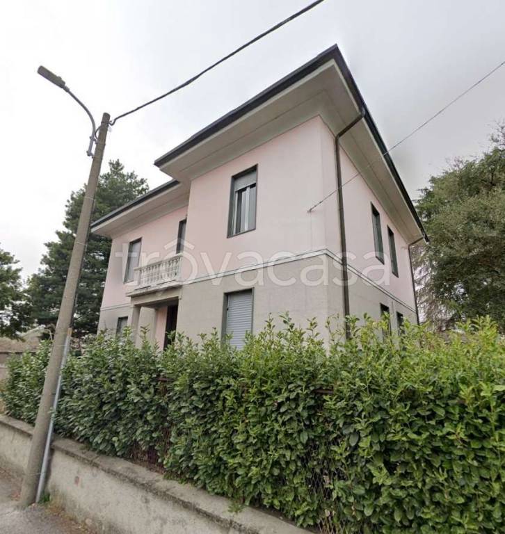 casa indipendente in vendita ad Albiate