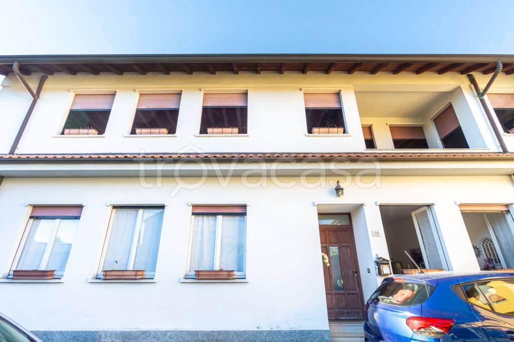 casa indipendente in vendita ad Albiate