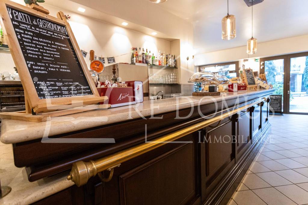 negozio in vendita ad Albiate
