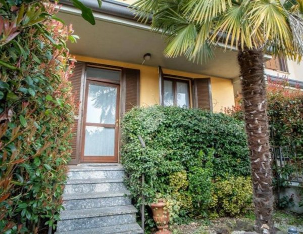 casa indipendente in vendita ad Albiate