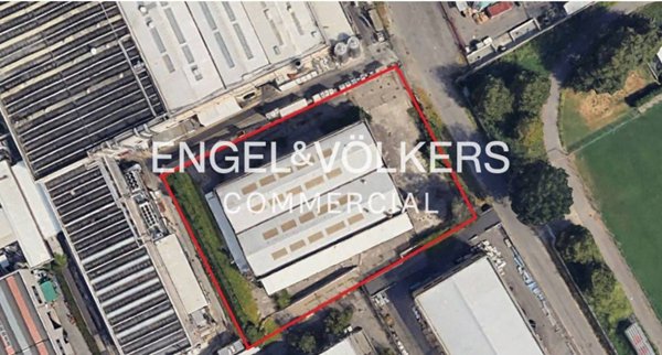 capannone in vendita ad Albiate