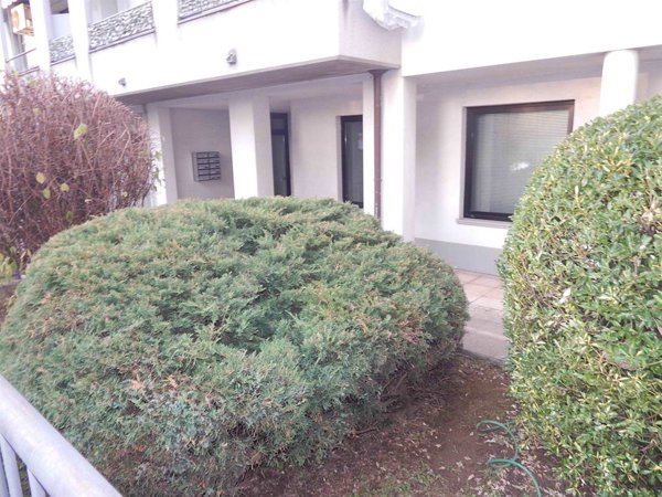 negozio in vendita ad Albiate