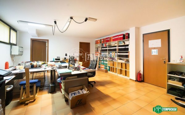 ufficio in vendita ad Albiate