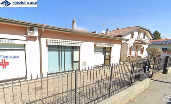 locale commerciale in vendita ad Albiate