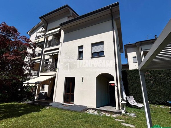 appartamento in vendita ad Albiate
