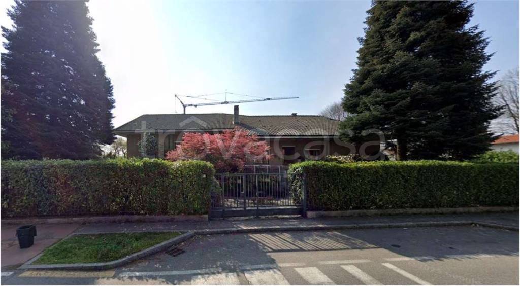 casa indipendente in vendita ad Albiate