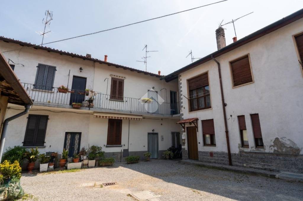 appartamento in vendita ad Albiate