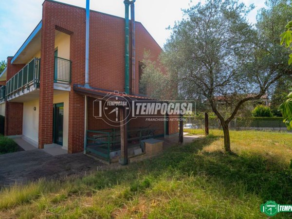 casa indipendente in vendita ad Albiate