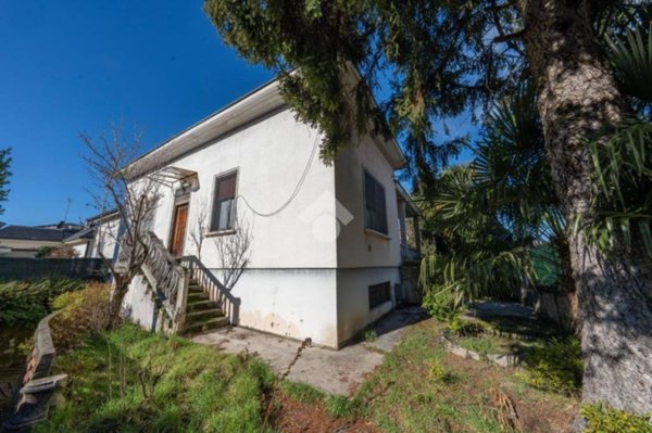 casa indipendente in vendita ad Albiate