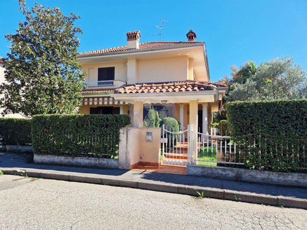 casa indipendente in vendita ad Arcore