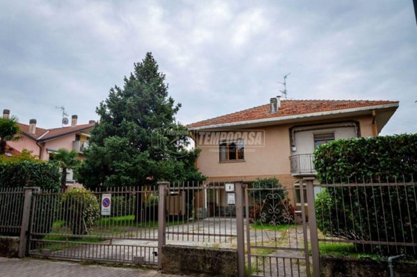 casa indipendente in vendita ad Arcore