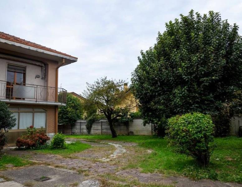 casa indipendente in vendita ad Arcore