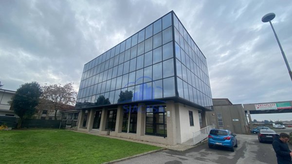 ufficio in vendita ad Arcore