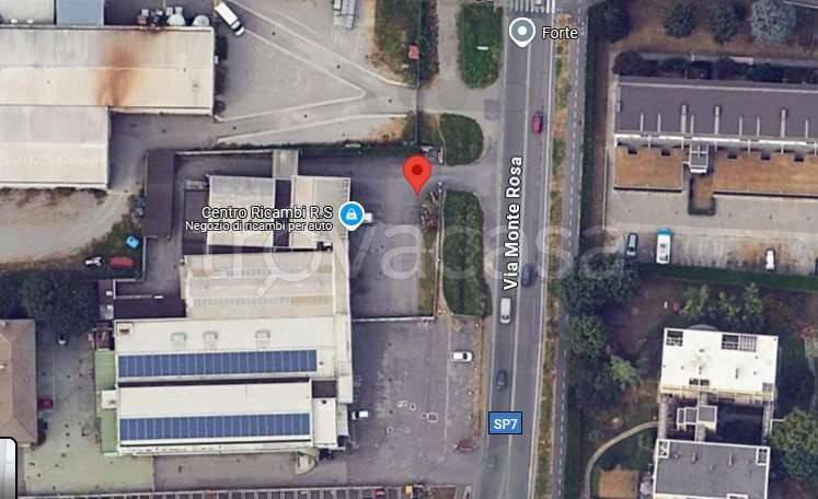 locale commerciale in vendita ad Arcore