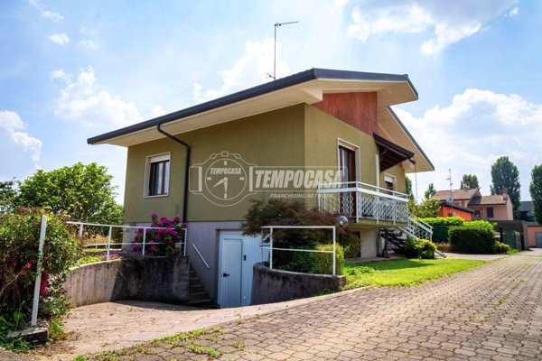 casa indipendente in vendita ad Arcore