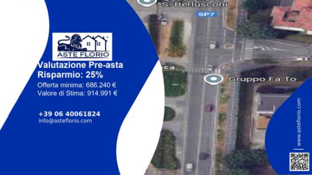 locale commerciale in vendita ad Arcore