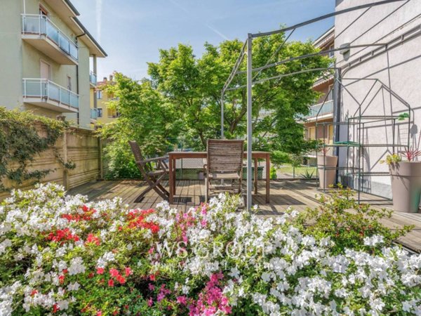 casa indipendente in vendita ad Arcore