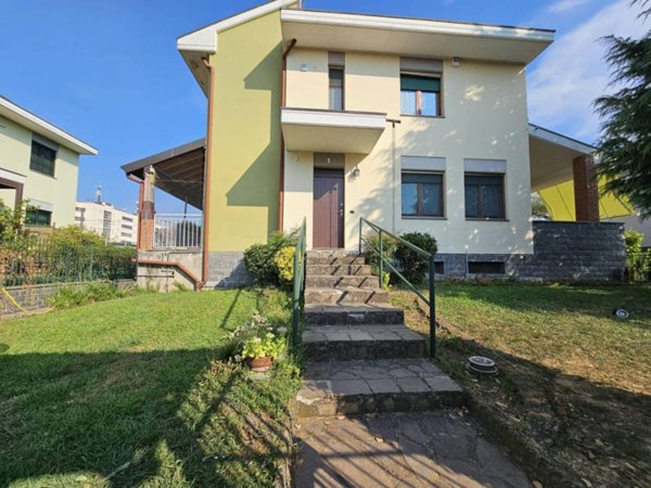casa indipendente in vendita ad Arcore