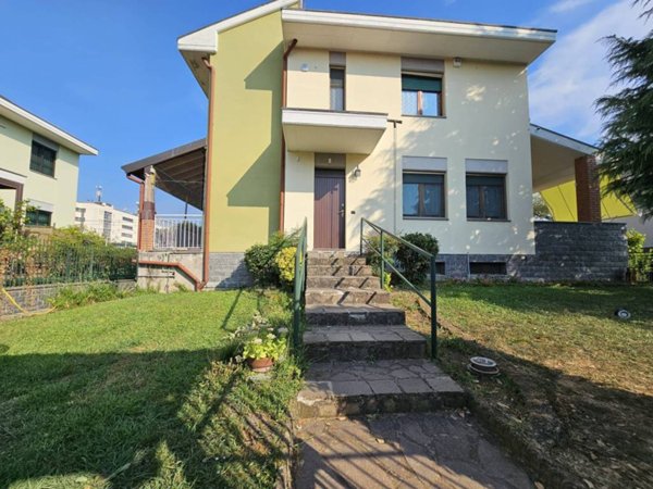 casa indipendente in vendita ad Arcore