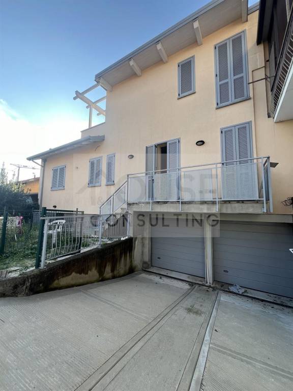 casa indipendente in vendita ad Arcore