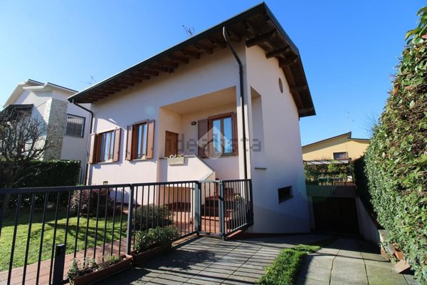 casa indipendente in vendita ad Arcore