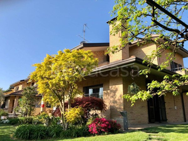 casa indipendente in vendita ad Arcore