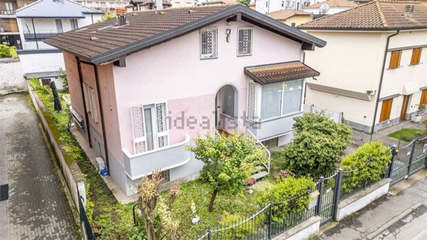 casa indipendente in vendita ad Arcore