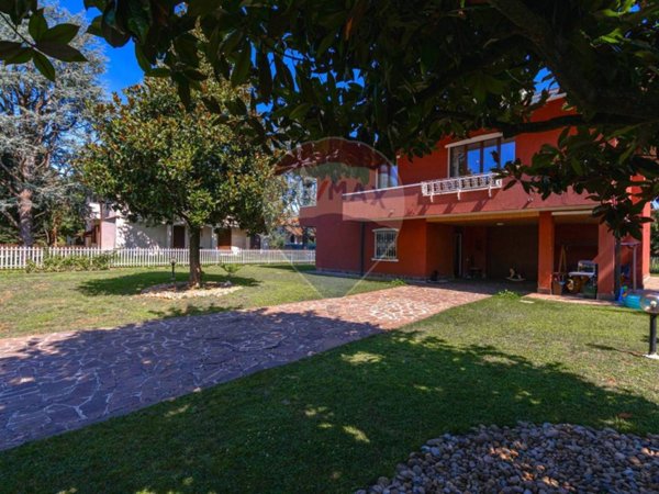 casa indipendente in vendita ad Arcore
