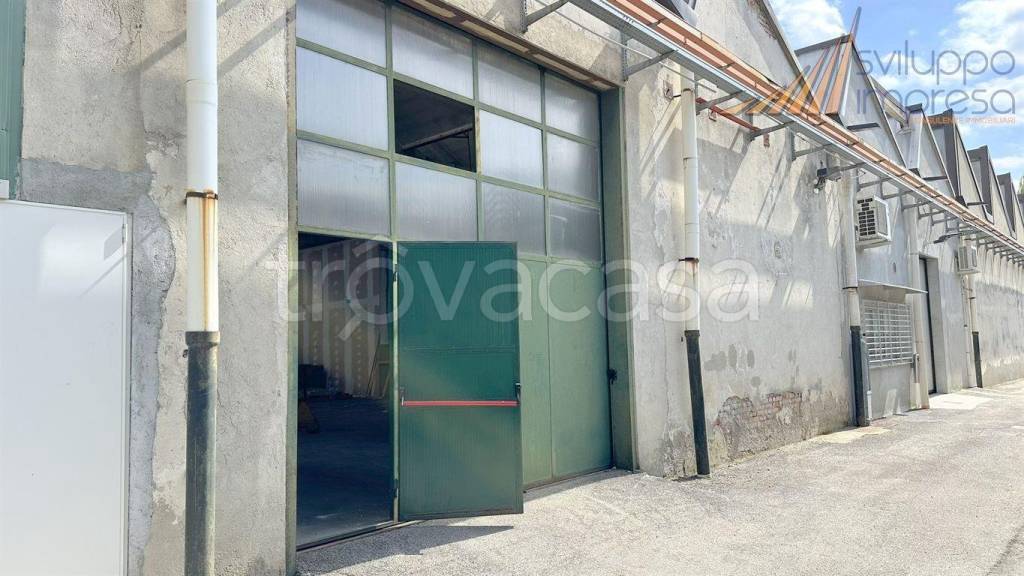 ufficio in vendita ad Arcore