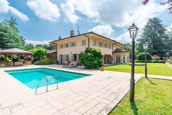 casa indipendente in vendita ad Arcore