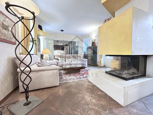 esavano in vendita ad Arcore