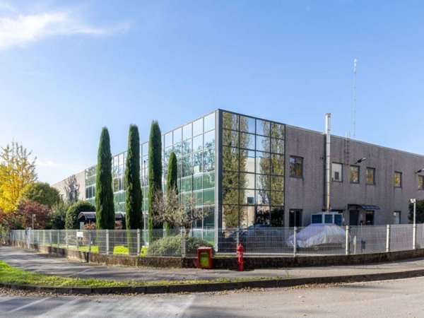 capannone in vendita ad Arcore