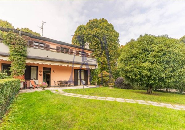 casa indipendente in vendita ad Arcore