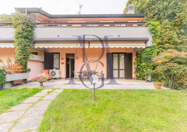 casa indipendente in vendita ad Arcore