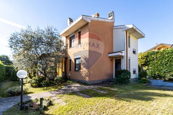 casa indipendente in vendita ad Arcore