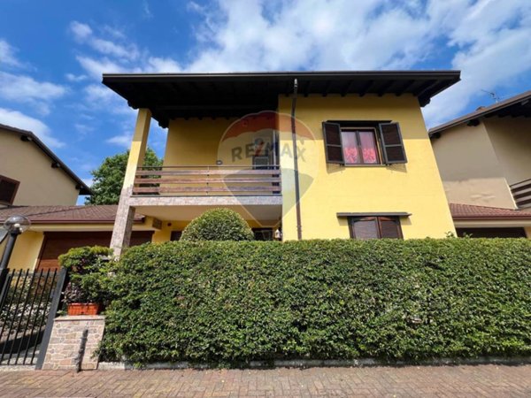 casa indipendente in vendita ad Arcore