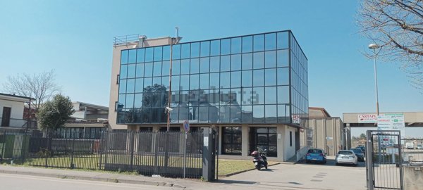 ufficio in vendita ad Arcore