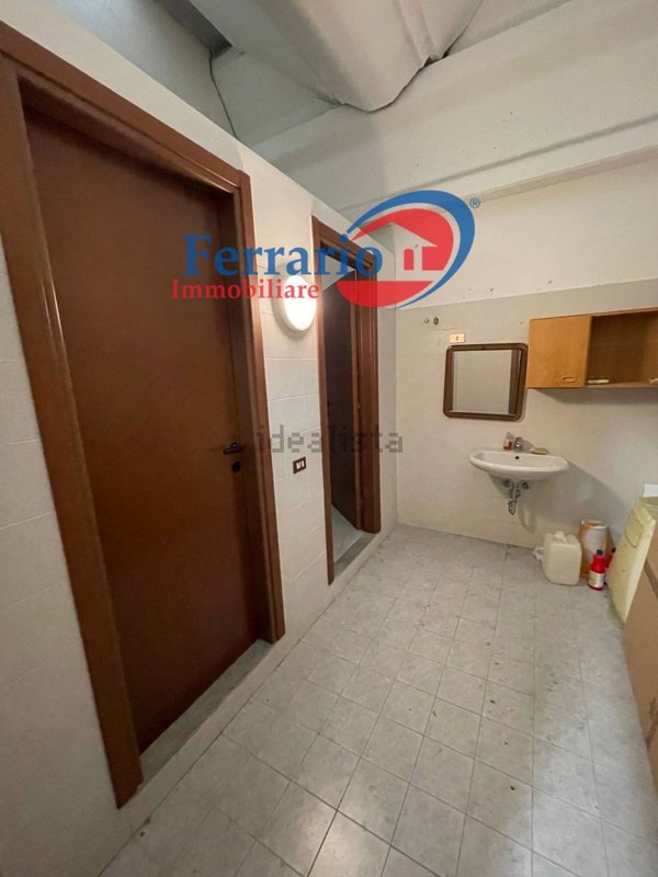 capannone in vendita ad Arcore