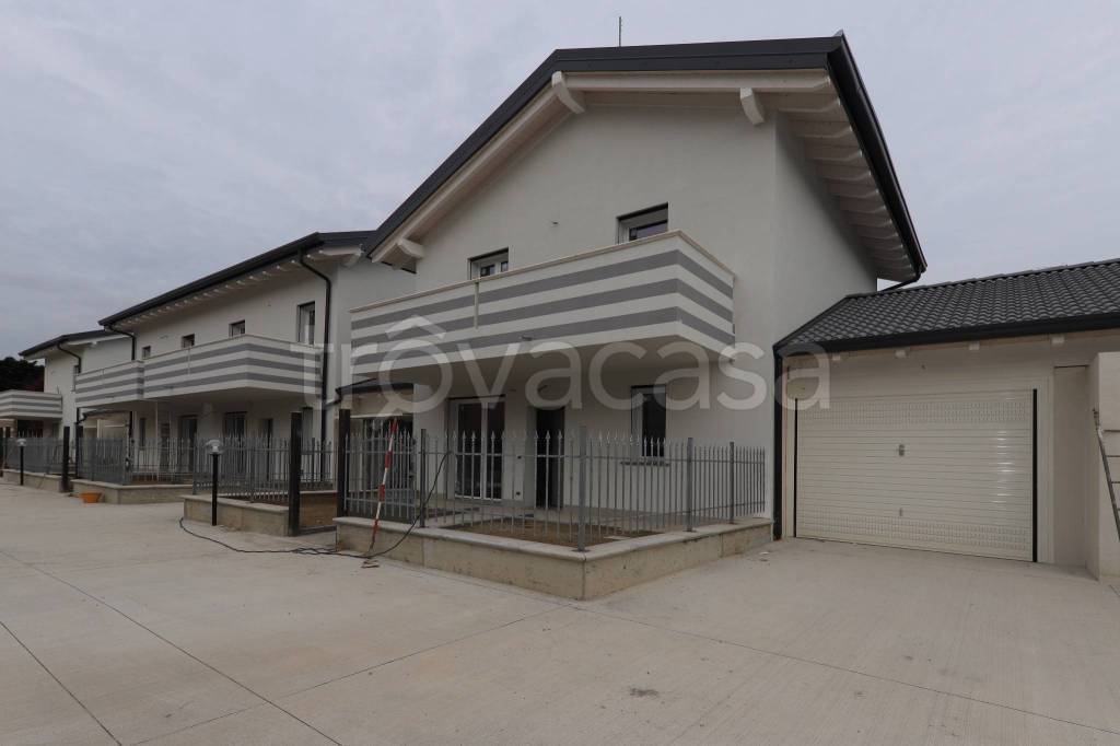 casa indipendente in vendita ad Arcore