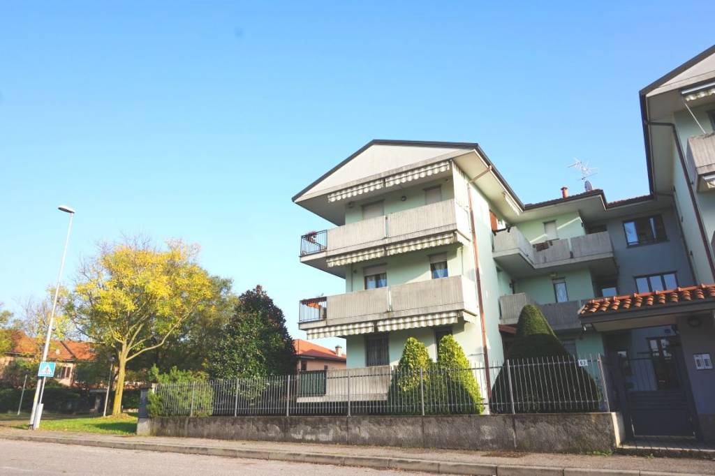 locale di sgombero in vendita ad Arcore