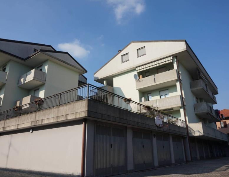 locale di sgombero in vendita ad Arcore