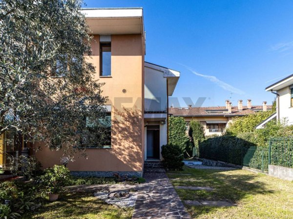 casa indipendente in vendita ad Arcore