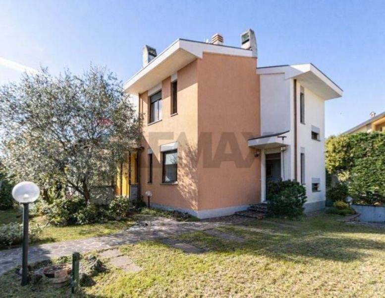 casa indipendente in vendita ad Arcore