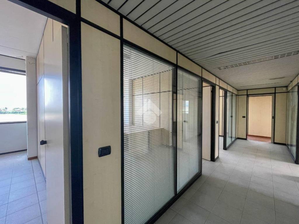 ufficio in vendita ad Arcore