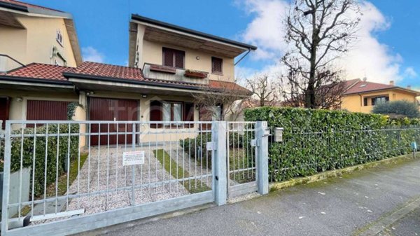 casa indipendente in vendita ad Arcore